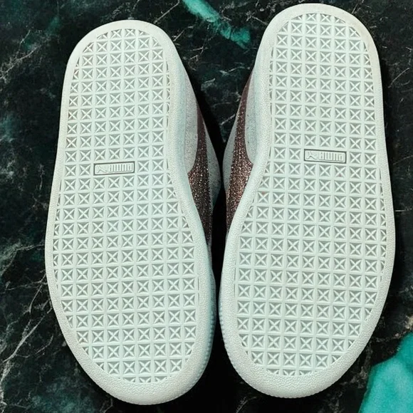 Puma Suede Classic Kids Teal Aqua Glitter Stripe Style 387846-01
Size: US 2.5C - Picture 11 of 12